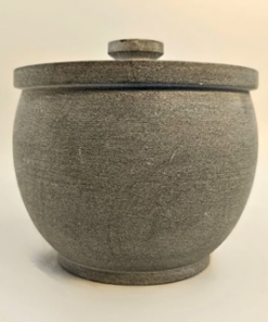 700 – 800 ML Soapstone Curd Pot | Traditional Storage for Fresh, Creamy Curd.